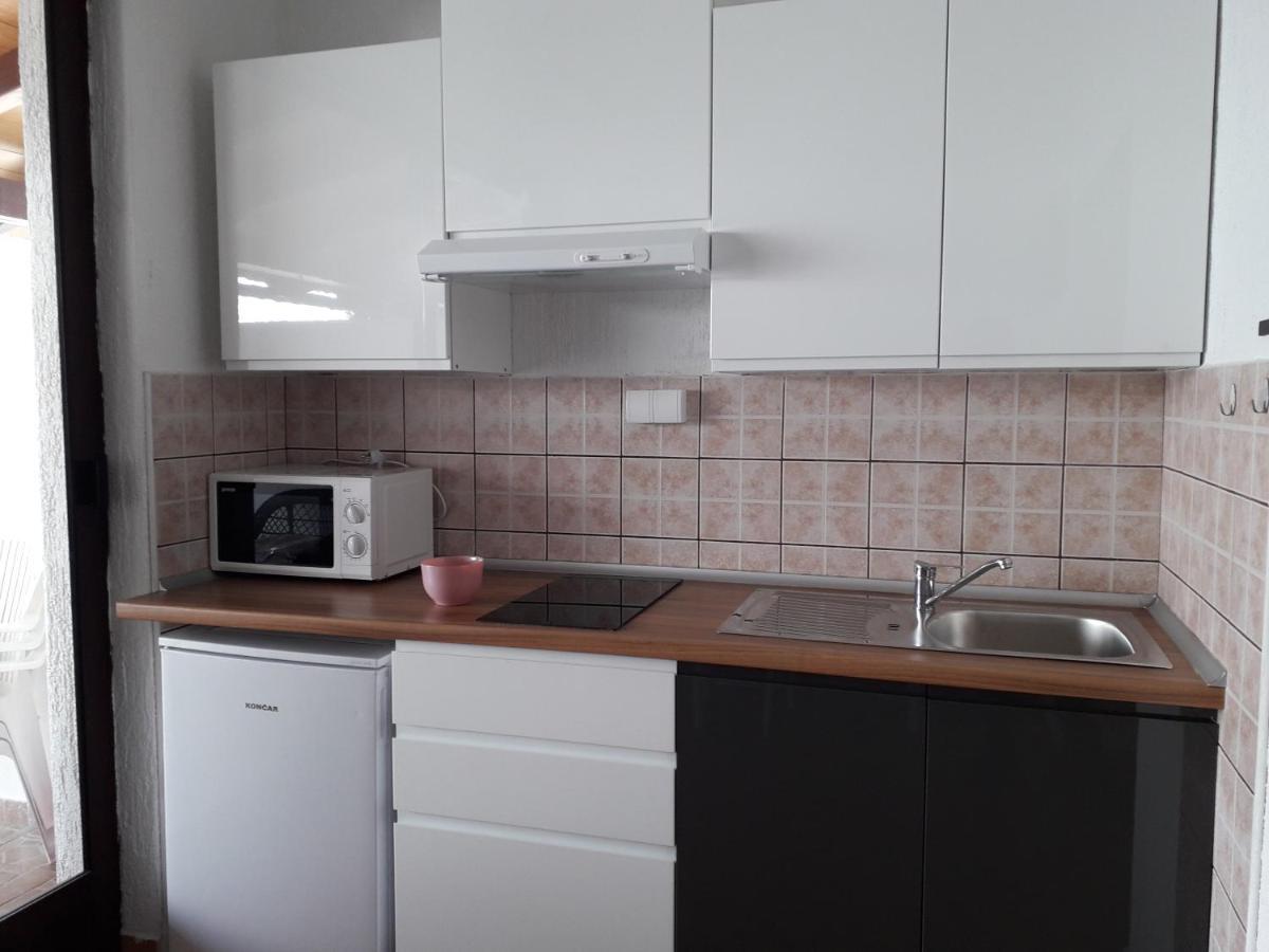 Delfin Apartments Sveti Juraj Exterior photo